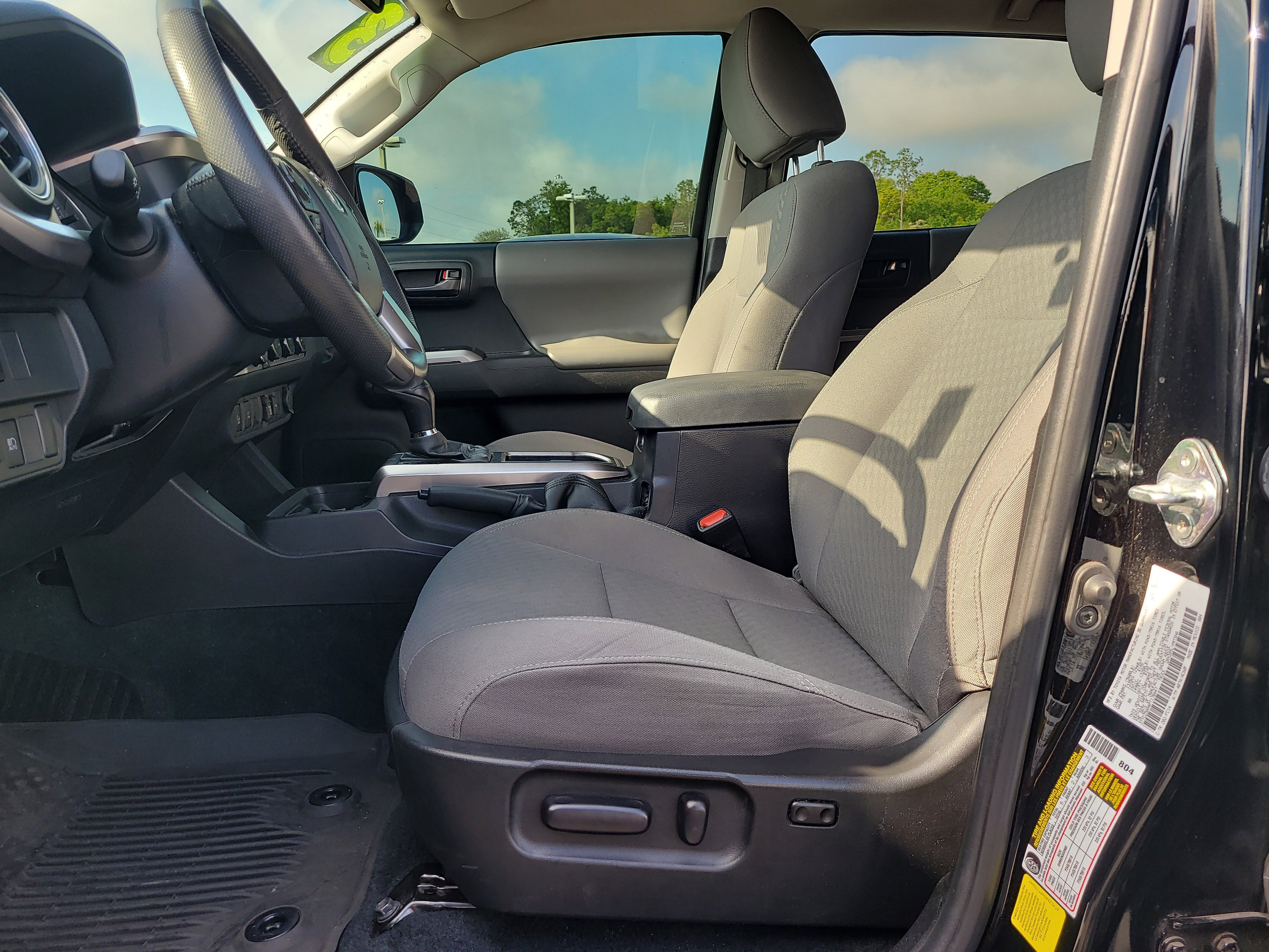 Used 2023 Toyota Tacoma SR5 w/ Technology Package AWD/4WD image 17