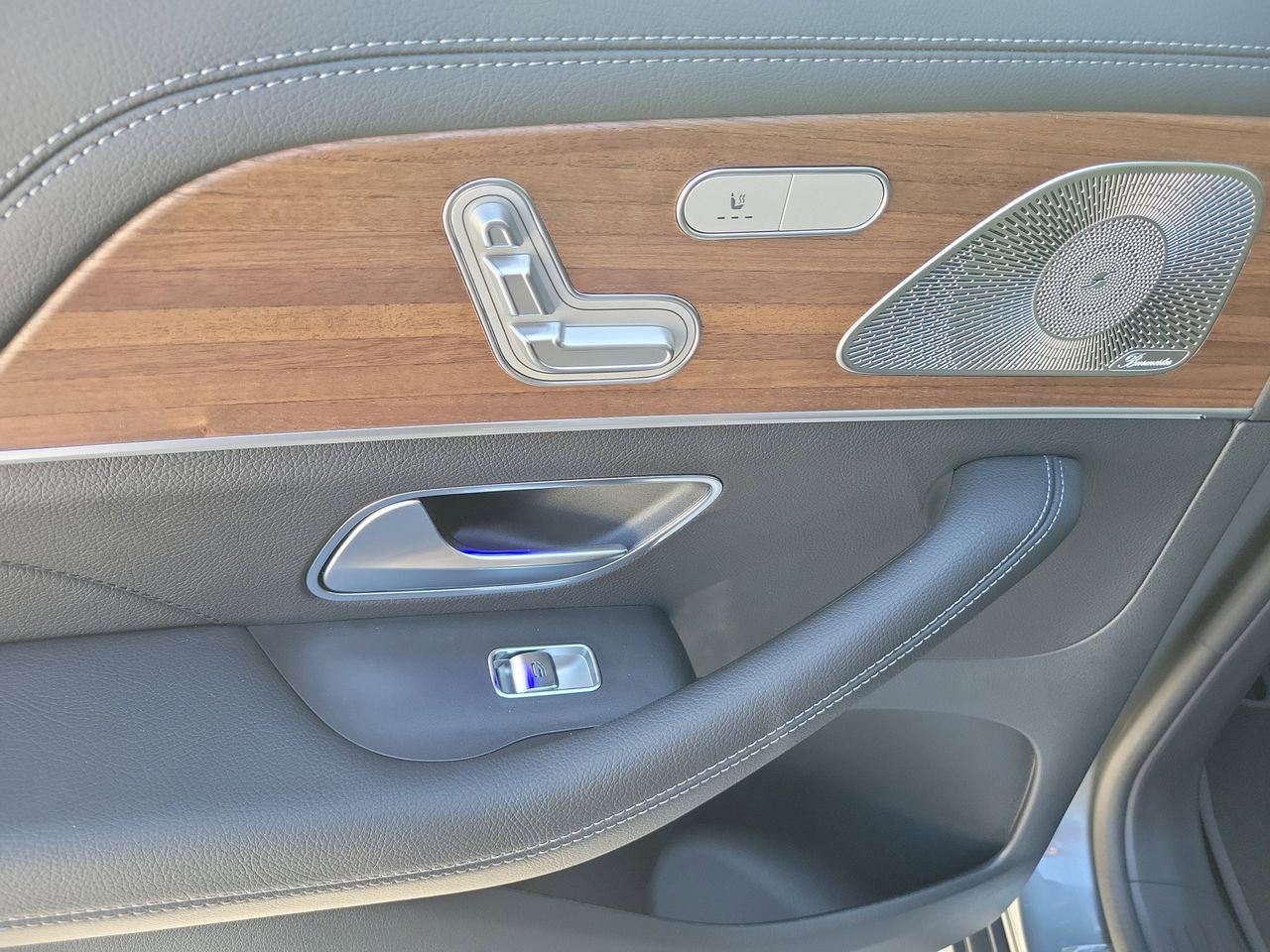 New 2026 Mercedes-Benz GLS 580 4MATIC image 10