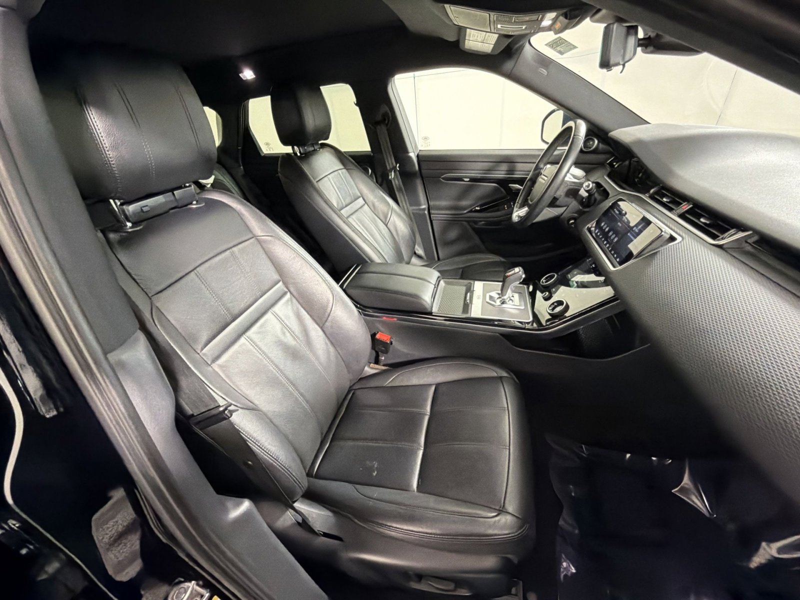 Used 2020 Land Rover Range Rover Evoque S image 27