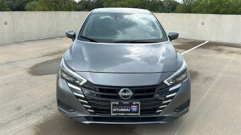 Used 2025 Nissan Versa SV FWD image 7