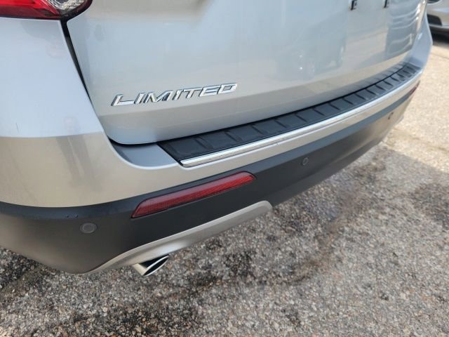 Used 2023 Ford Explorer Limited w/ Equipment Group 301A image 26