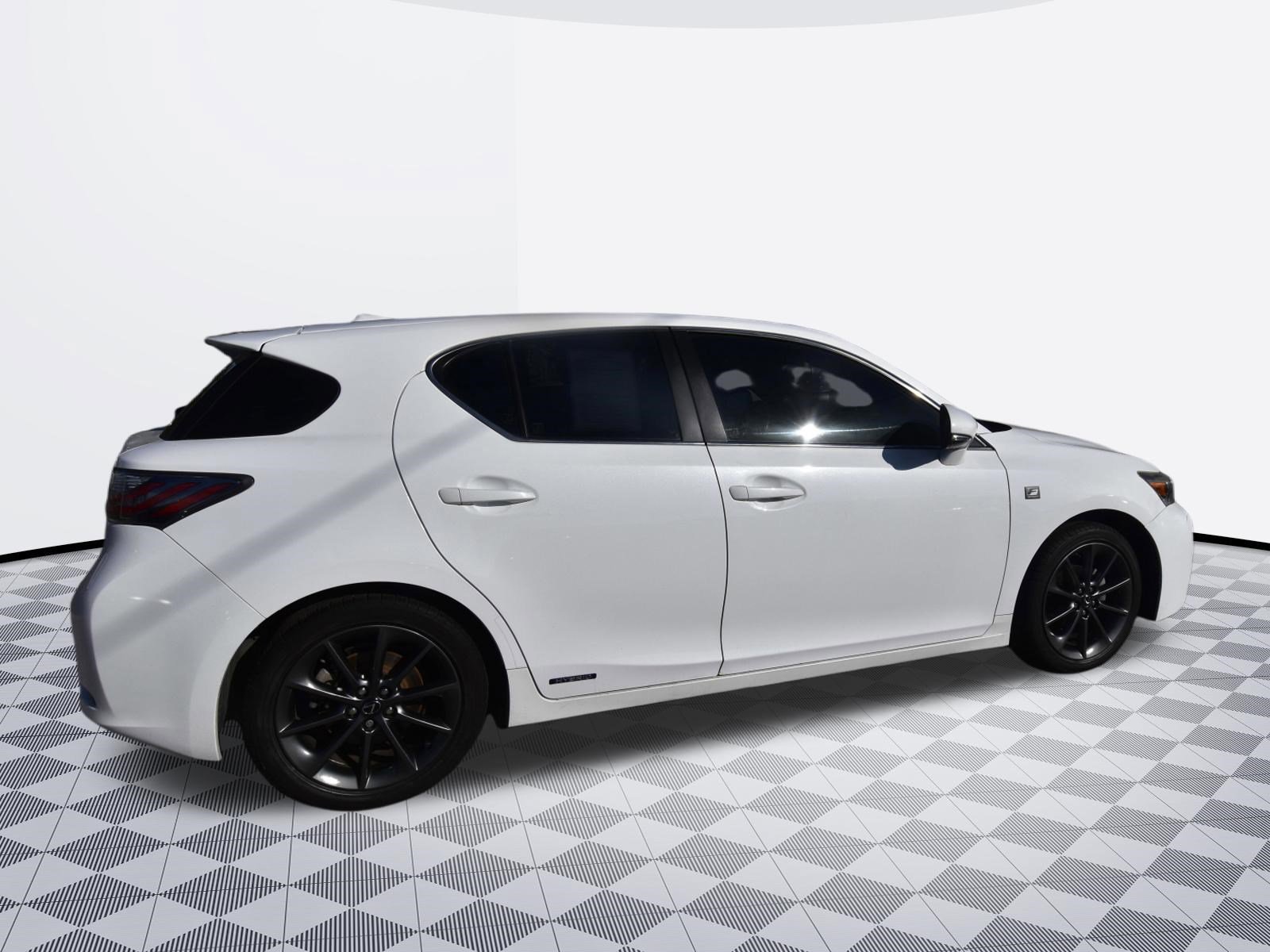Used 2013 Lexus CT 200h w/ F Sport Pkg w/Nuluxe Trim FWD image 7