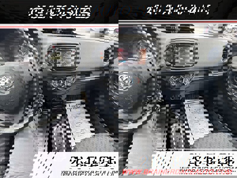 Used 2015 Toyota Yaris L image 12