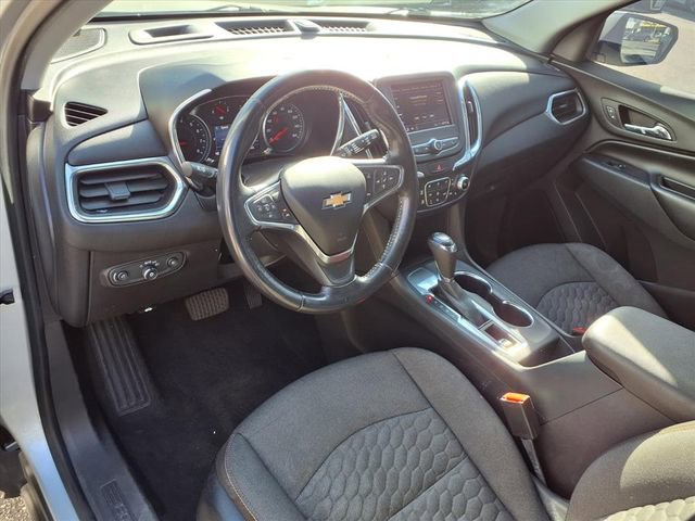 Used 2020 Chevrolet Equinox LT w/ Driver Convenience Package image 4