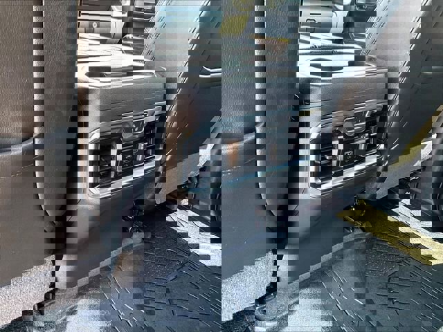 Used 2019 Chevrolet Silverado 1500 High Country w/ Technology Package image 28