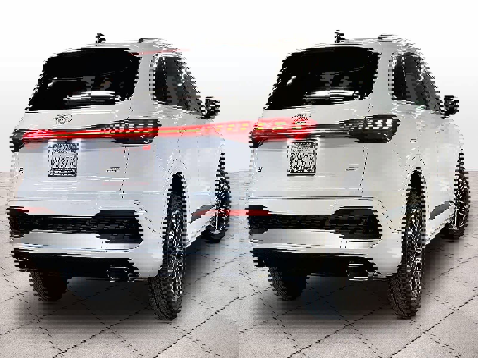 Certified 2025 Audi Q5 Premium Plus w/ Premium Plus image 14