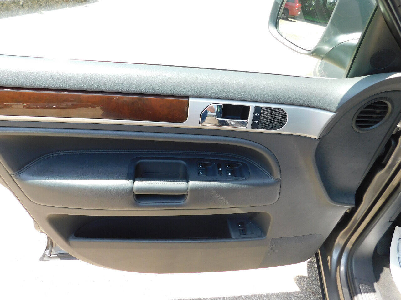 Used 2008 Volkswagen Touareg V6 AWD/4WD image 15