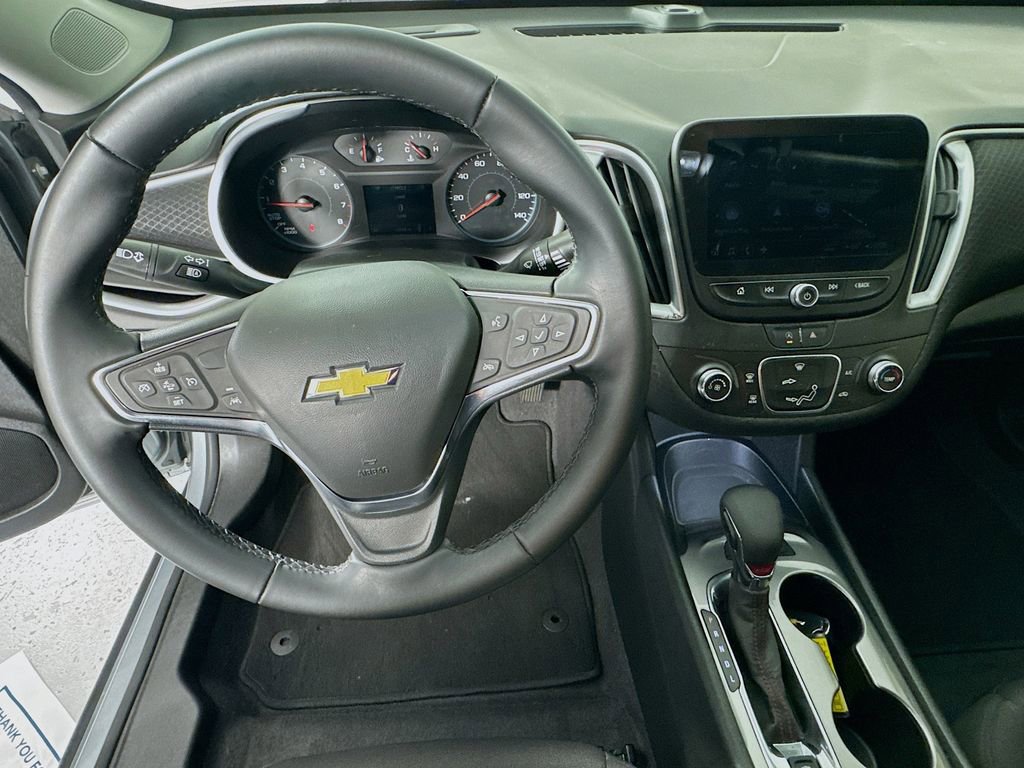 Used 2025 Chevrolet Malibu RS image 12