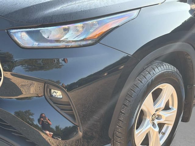 Used 2020 Toyota Highlander LE AWD/4WD image 10