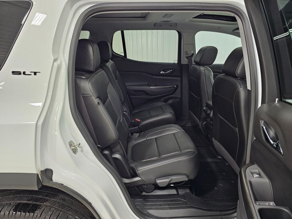 Used 2021 GMC Acadia SLT w/ Elevation Edition AWD/4WD image 19