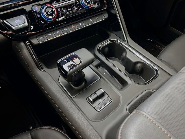 Used 2025 GMC Sierra 1500 AT4 w/ AT4 Premium Package AWD/4WD image 23