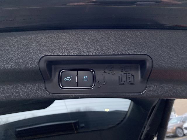 Certified 2023 Ford Explorer XLT w/ Equipment Group 202A image 17