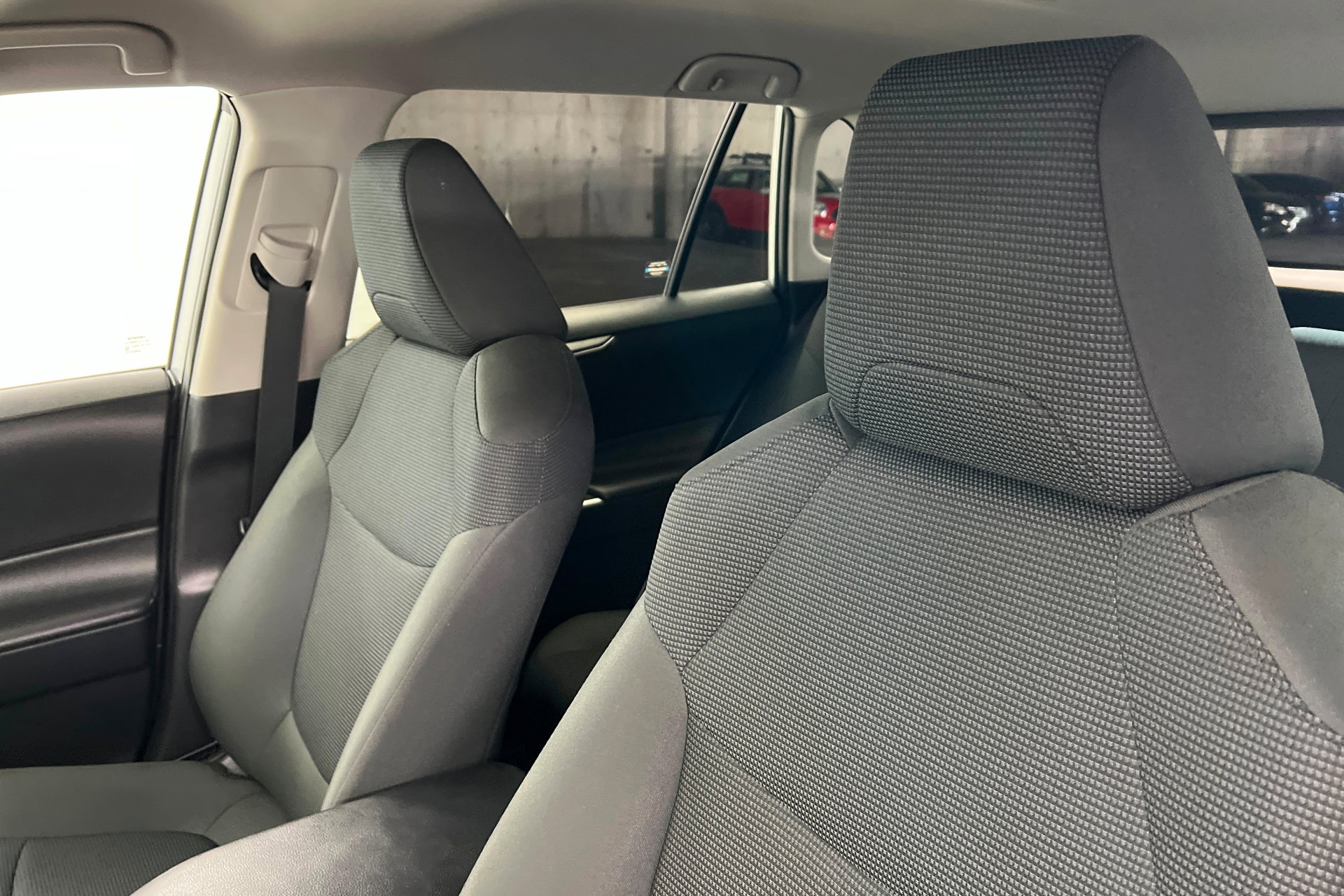 Certified 2024 Toyota RAV4 LE AWD/4WD image 17