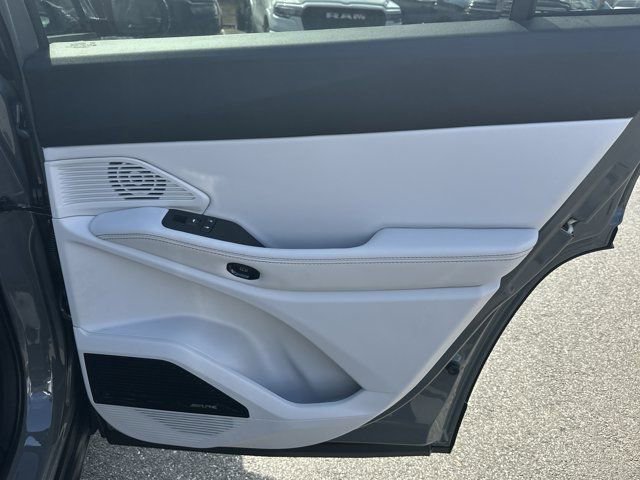 New 2026 Jeep Cherokee Overland image 17