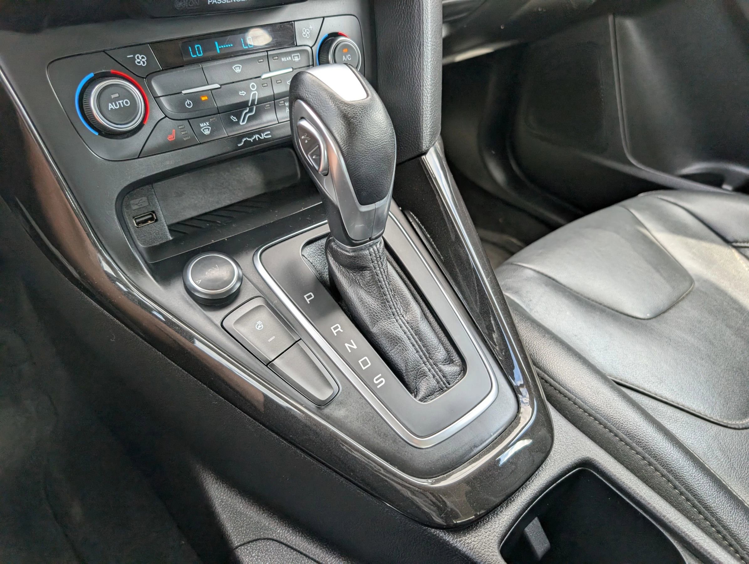 Used 2017 Ford Focus Titanium image 15