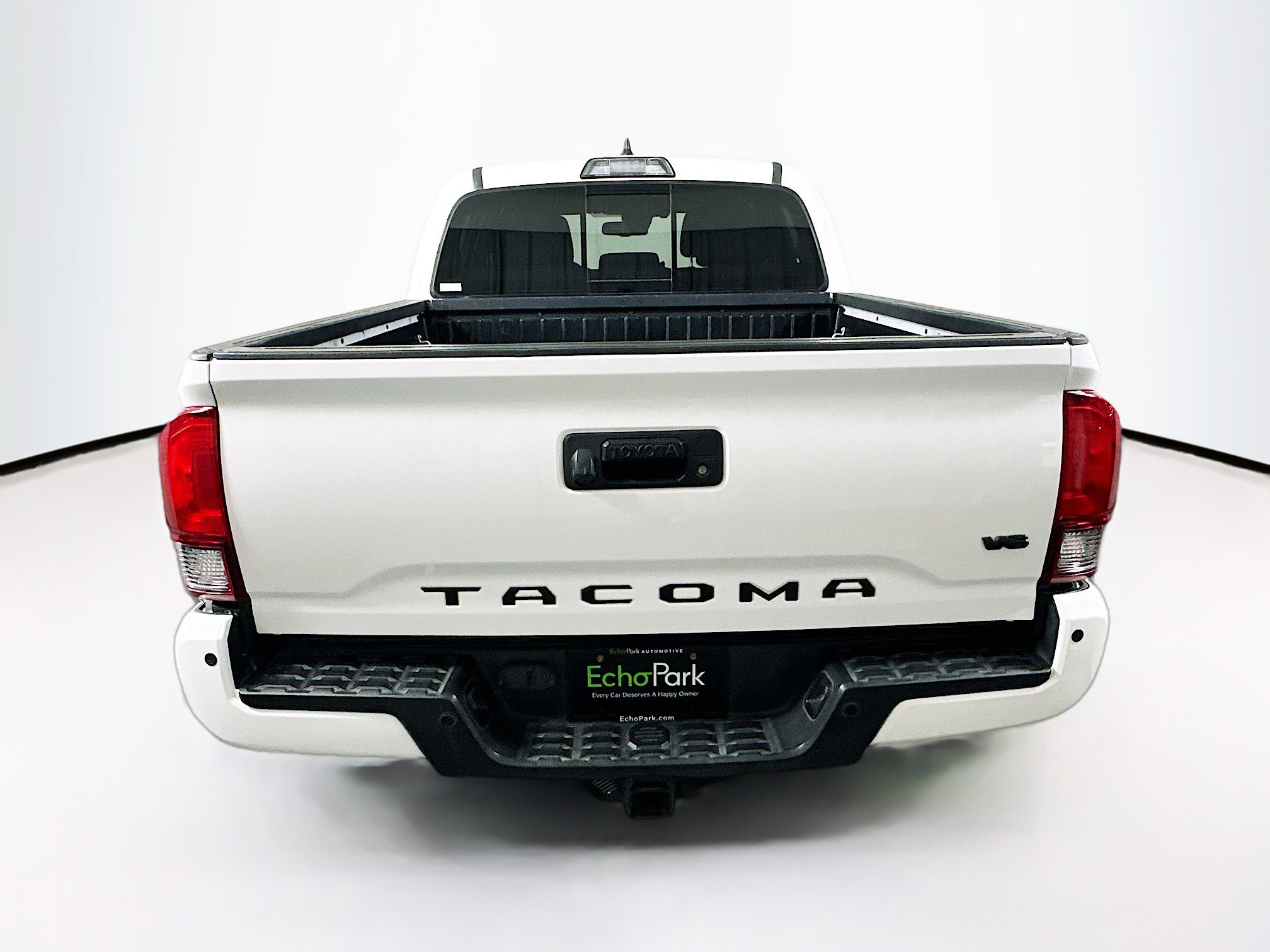 Used 2018 Toyota Tacoma TRD Sport w/ Technology Package RWD image 7