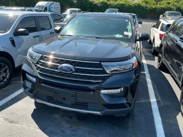 Used 2024 Ford Explorer XLT w/ Equipment Group 202A RWD image 2