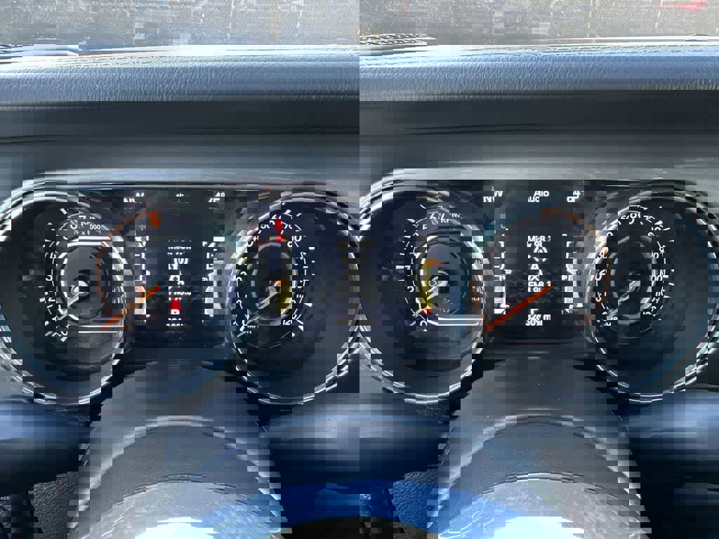 Used 2023 Jeep Gladiator Overland image 16