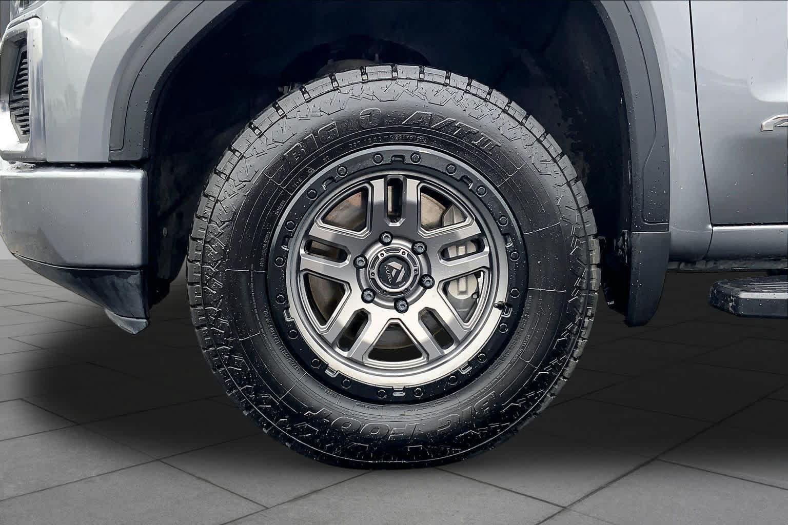 Used 2019 GMC Sierra 1500 AT4 w/ AT4 Premium Package AWD/4WD image 11