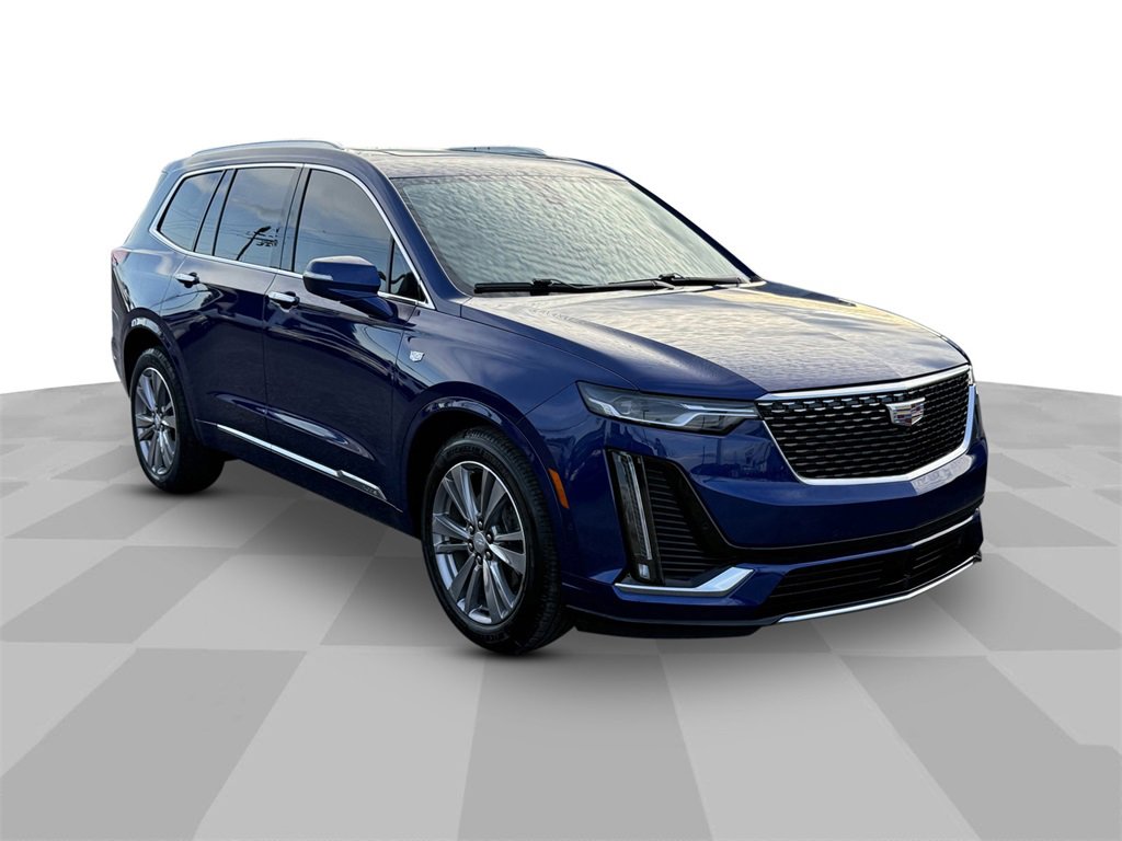 Used 2023 Cadillac XT6 Premium Luxury w/ Technology Package image 2