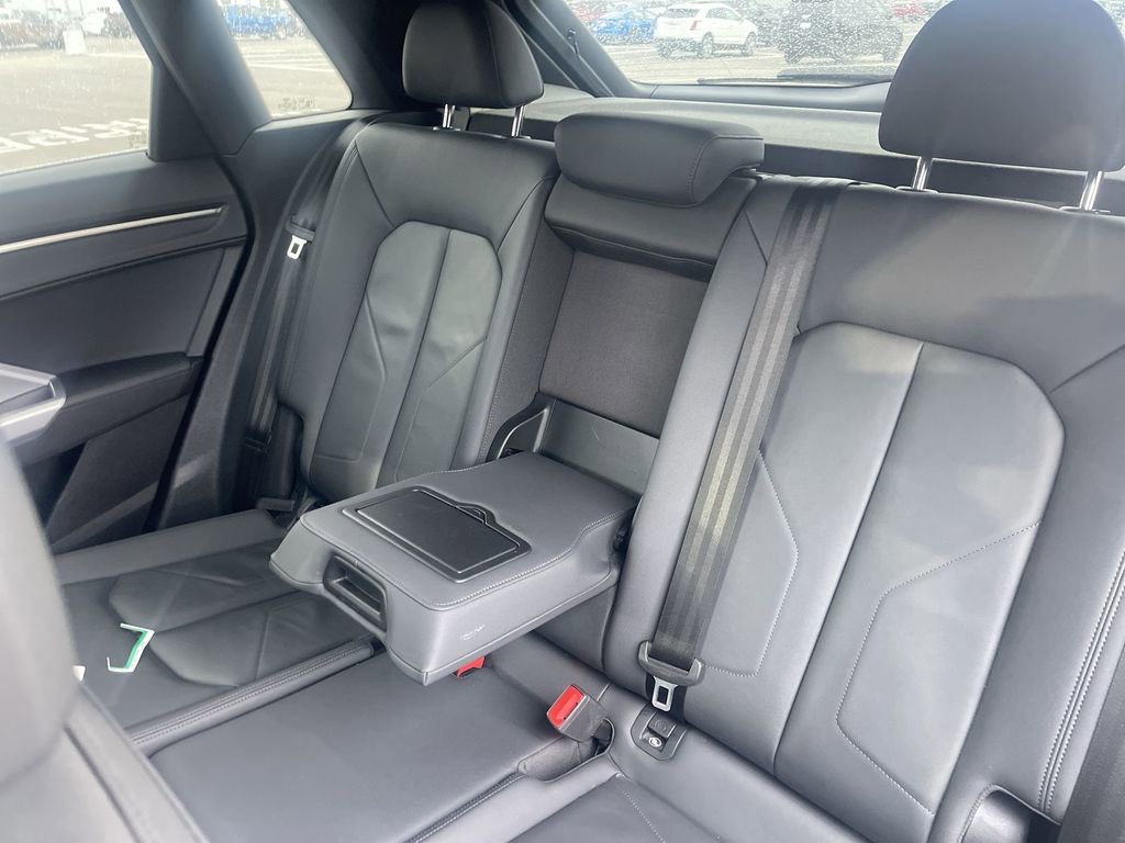 Used 2025 Audi Q3 2.0T Premium image 35