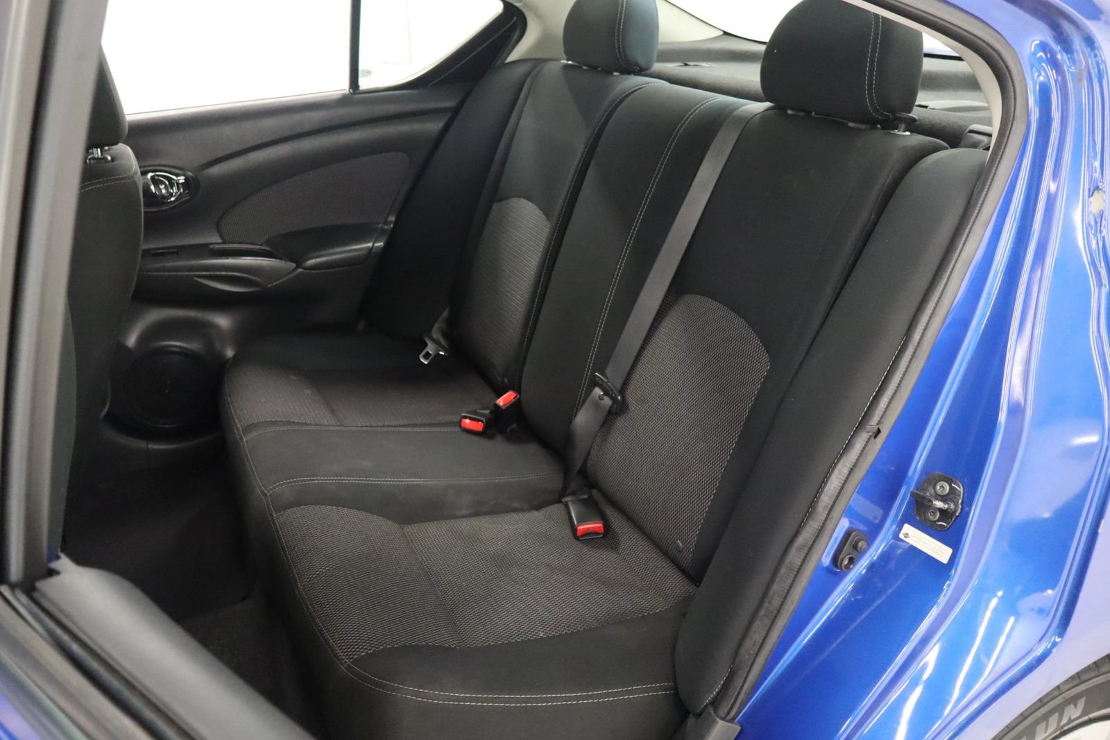 Used 2015 Nissan Versa SV FWD image 18