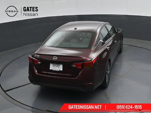 Used 2025 Nissan Altima 2.5 SV FWD image 42