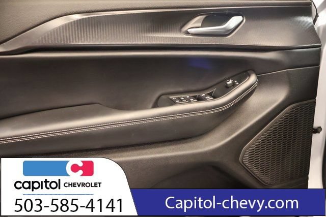 Used 2025 Jeep Grand Cherokee Altitude AWD/4WD image 10