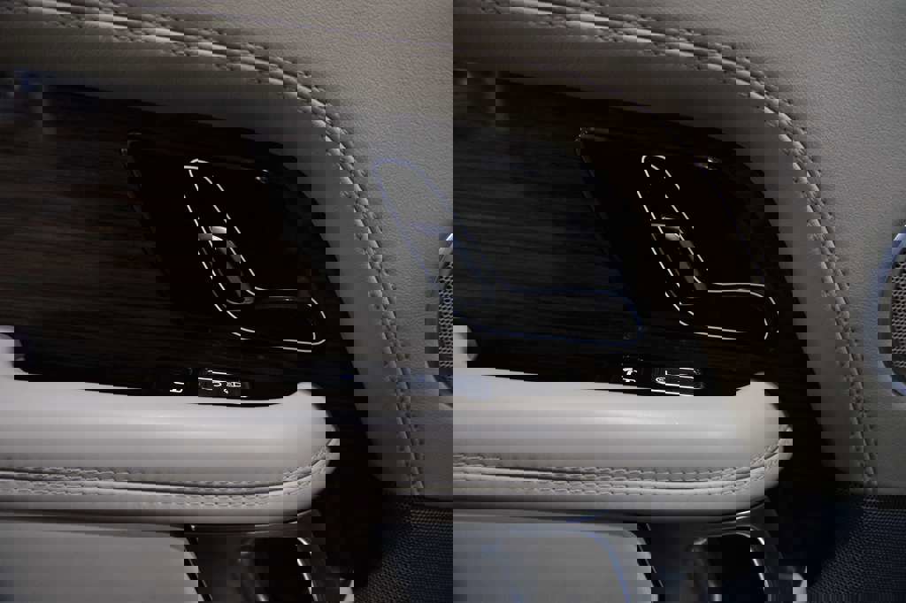 Used 2018 Land Rover Range Rover Long Wheelbase Supercharged image 27