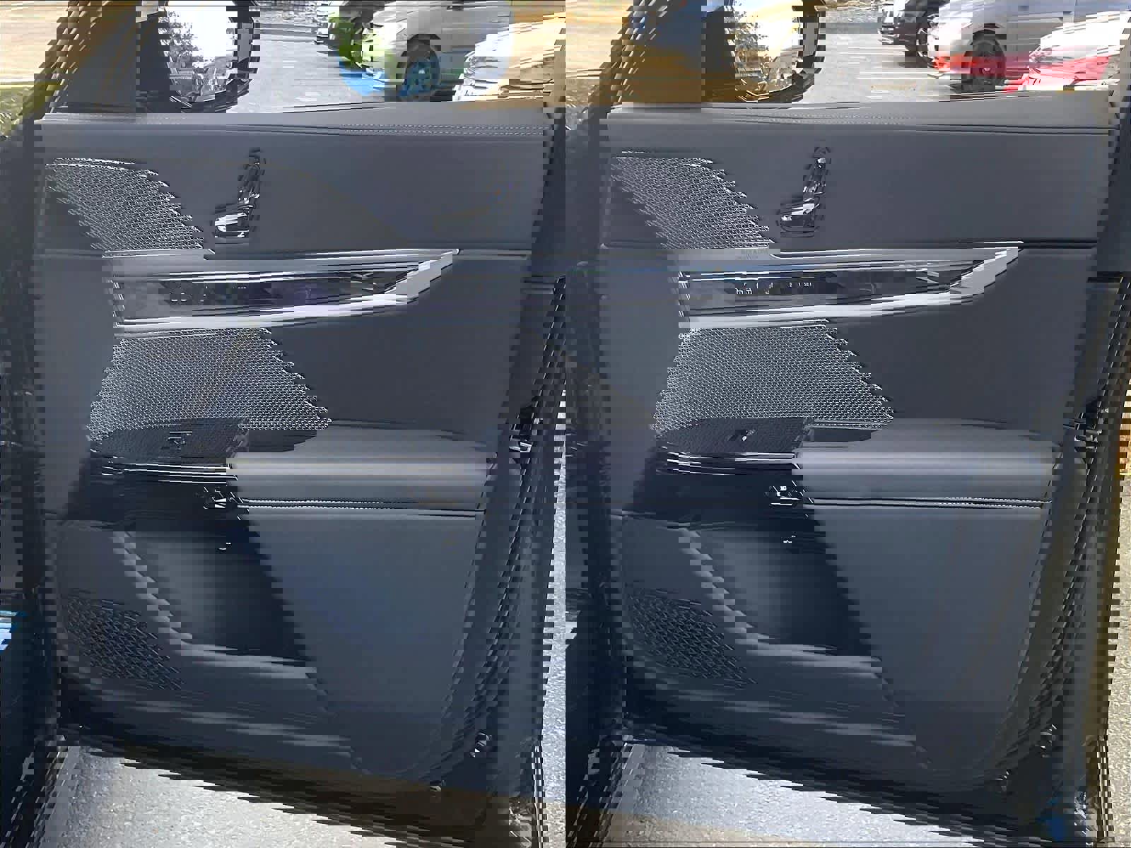 Certified 2023 BMW 740i image 23