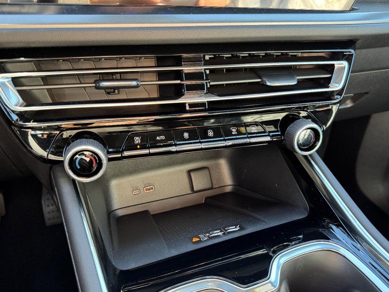 New 2026 Chevrolet Traverse LT w/ Enhanced Driving Package image 13