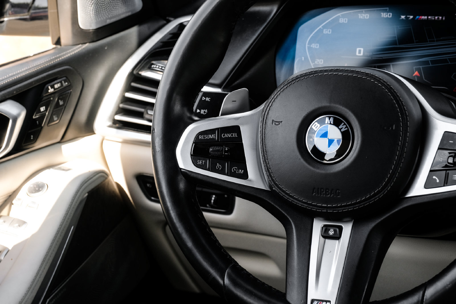 Used 2020 BMW X7 M50i w/ Dynamic Handling Package AWD/4WD image 15