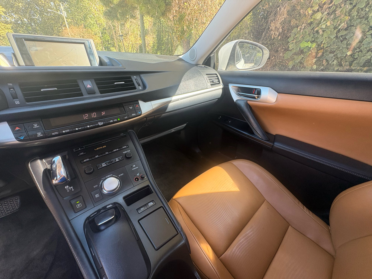 Used 2011 Lexus CT 200h image 24