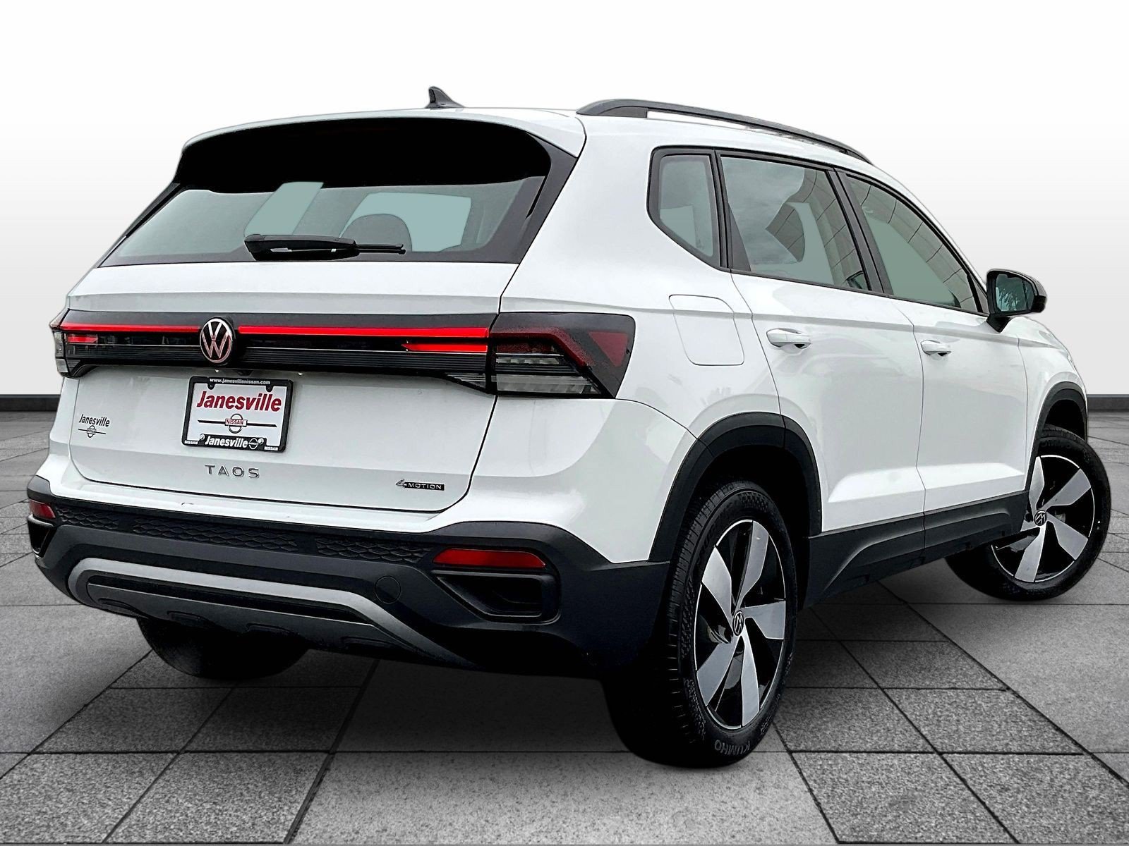 Used 2025 Volkswagen Taos S AWD/4WD image 7