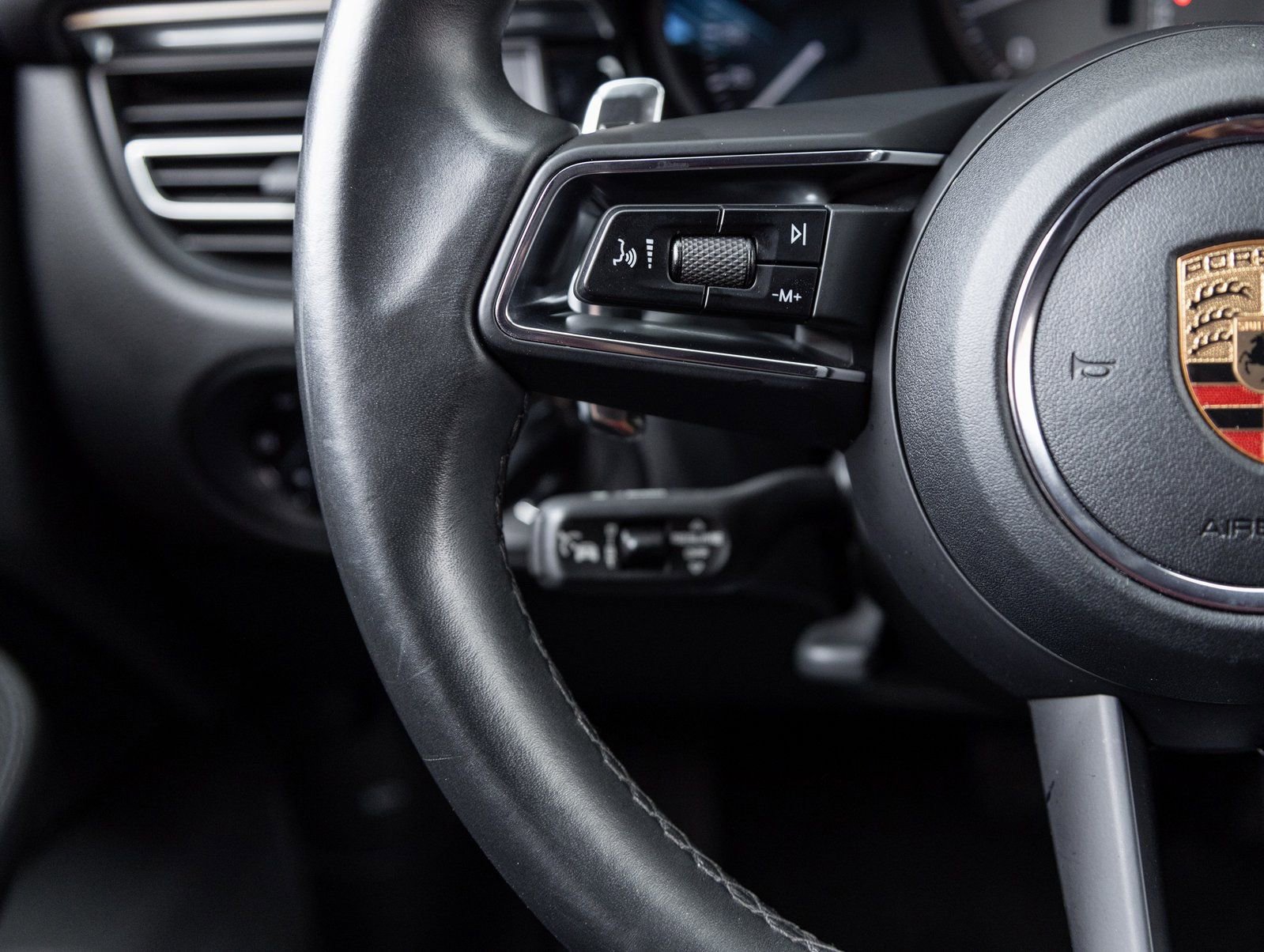 Certified 2023 Porsche Macan S image 15