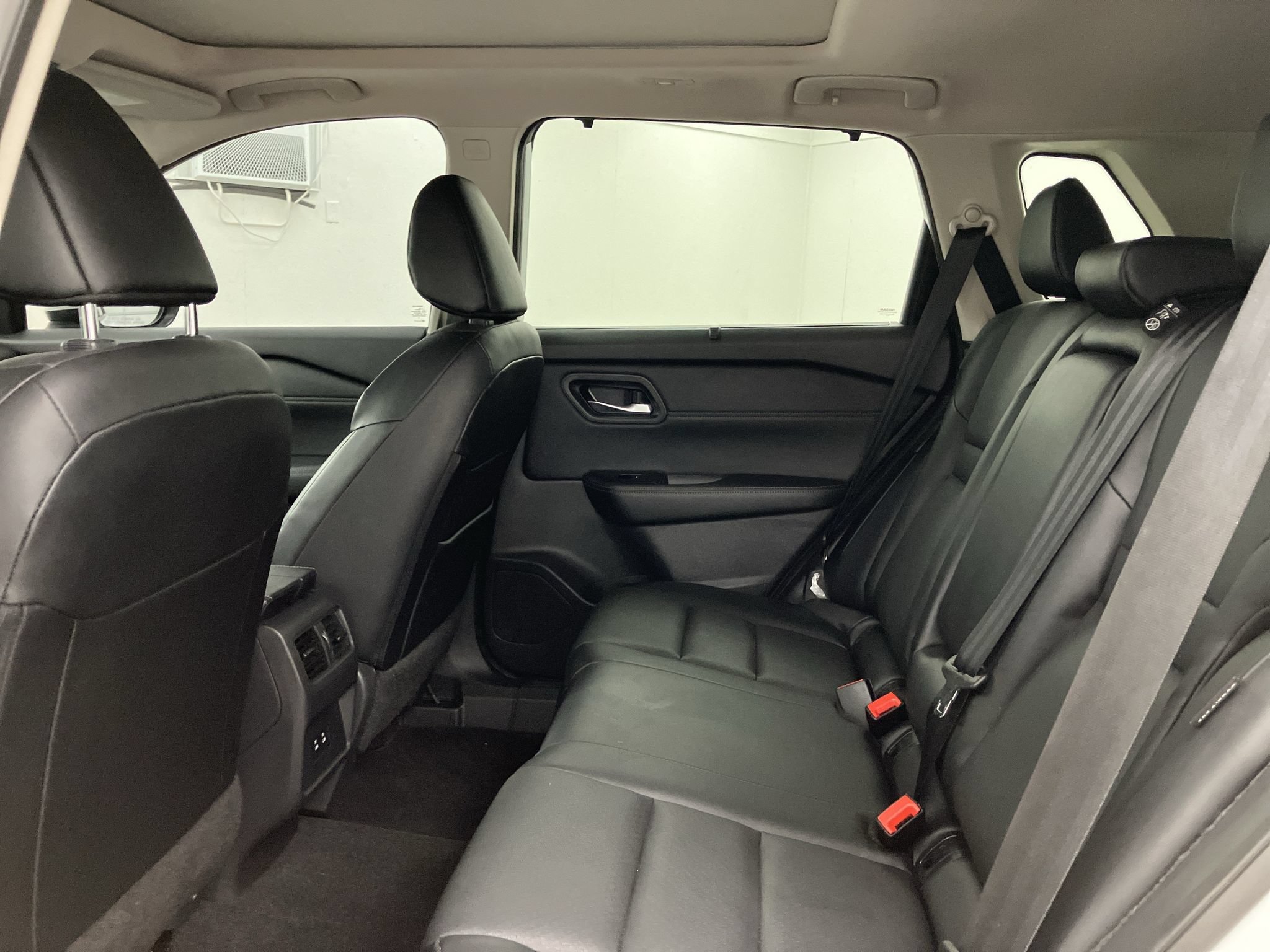 Used 2024 Nissan Rogue SV w/ SV Premium Package FWD image 3