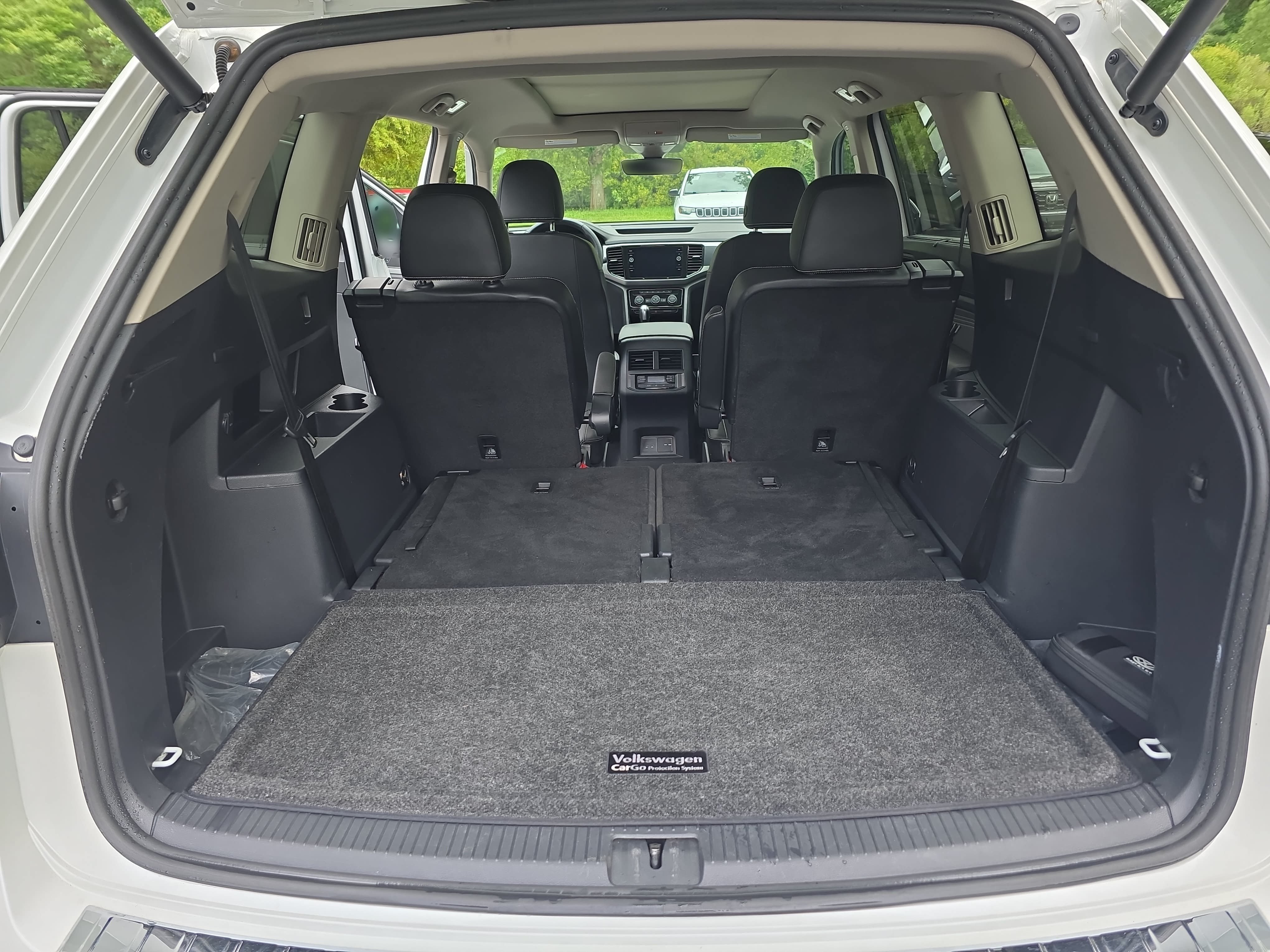 Used 2022 Volkswagen Atlas SEL R-Line AWD/4WD image 13