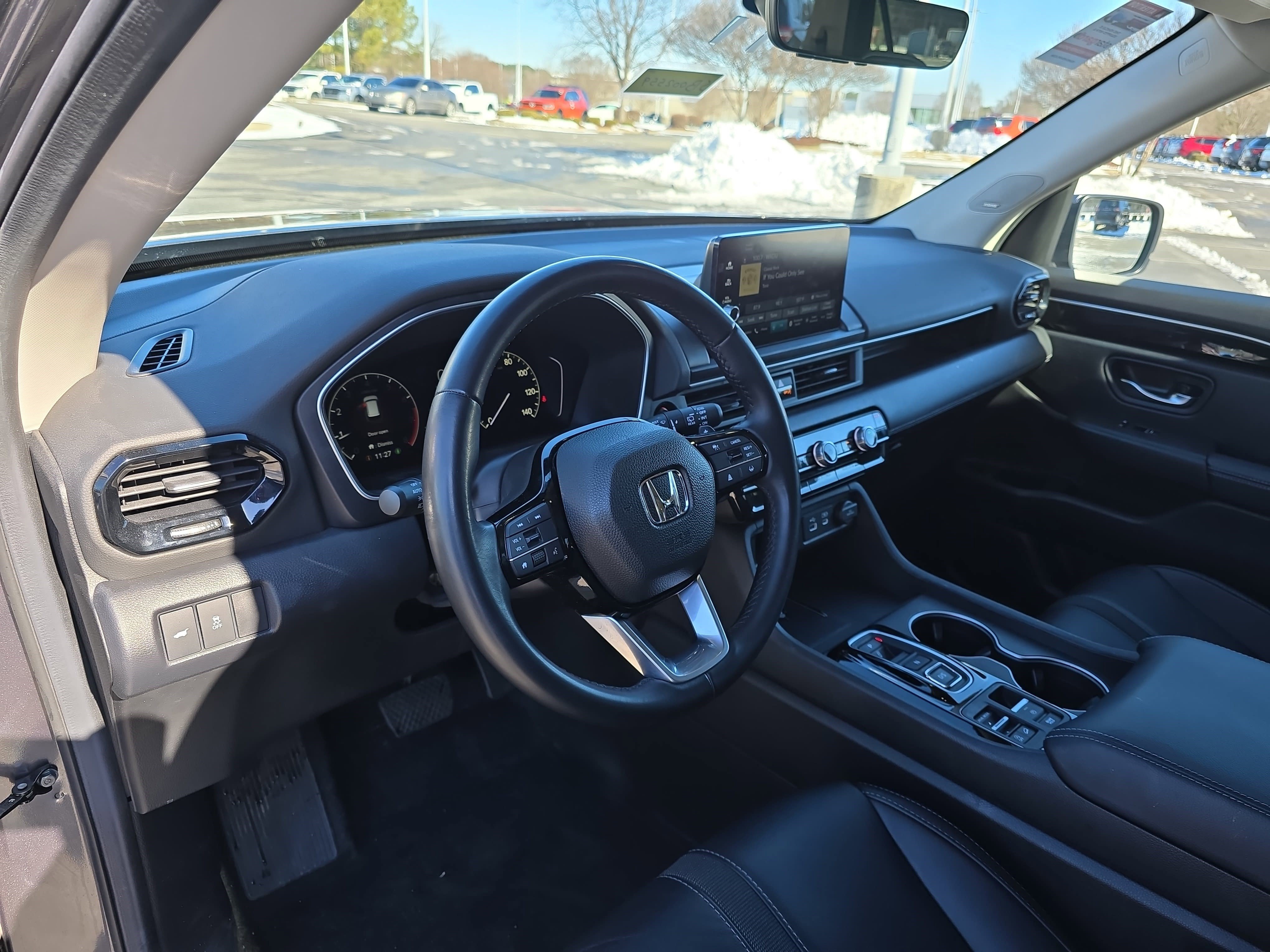 Used 2025 Honda Pilot Touring image 16