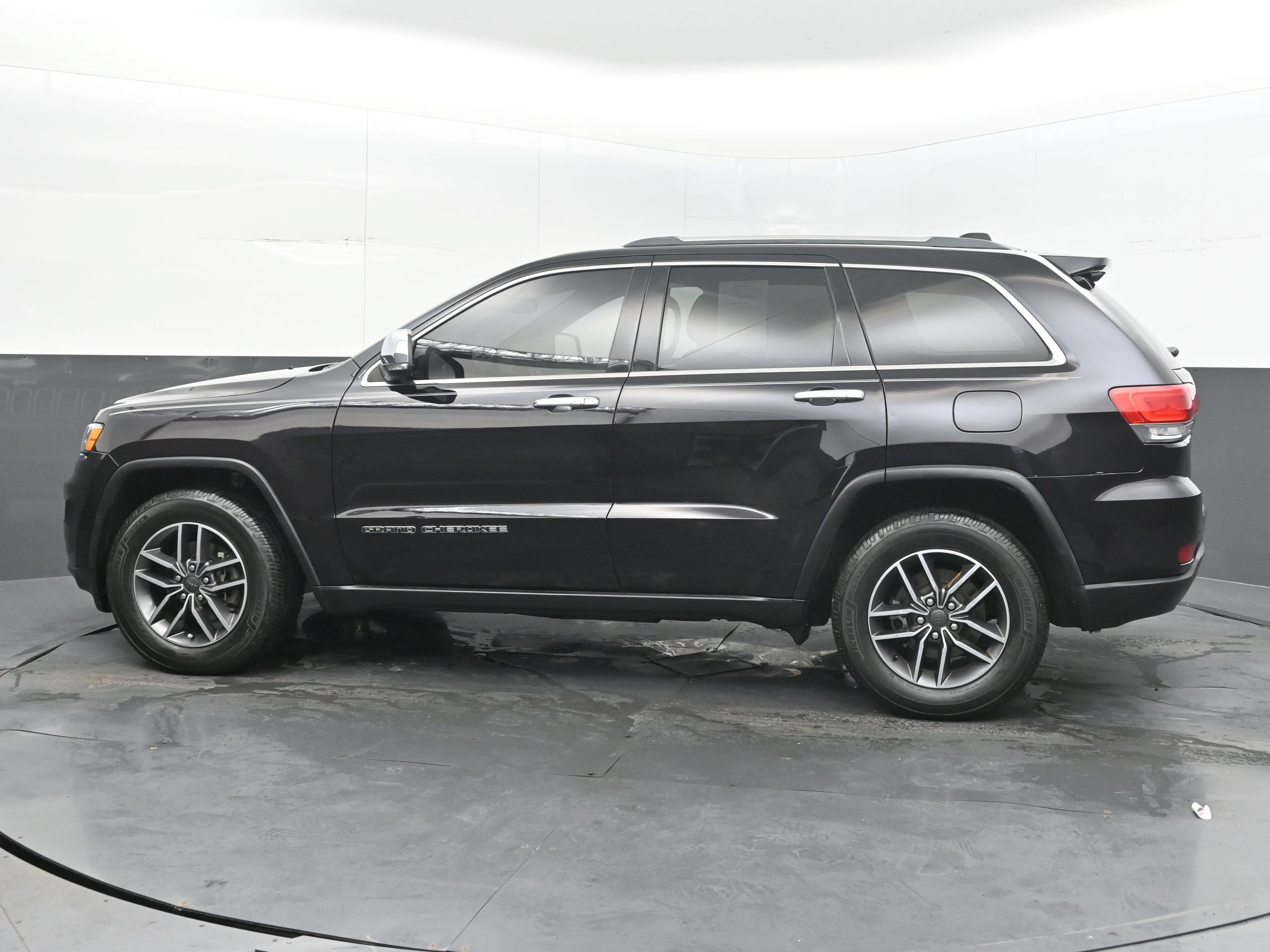 Used 2019 Jeep Grand Cherokee Limited RWD image 5