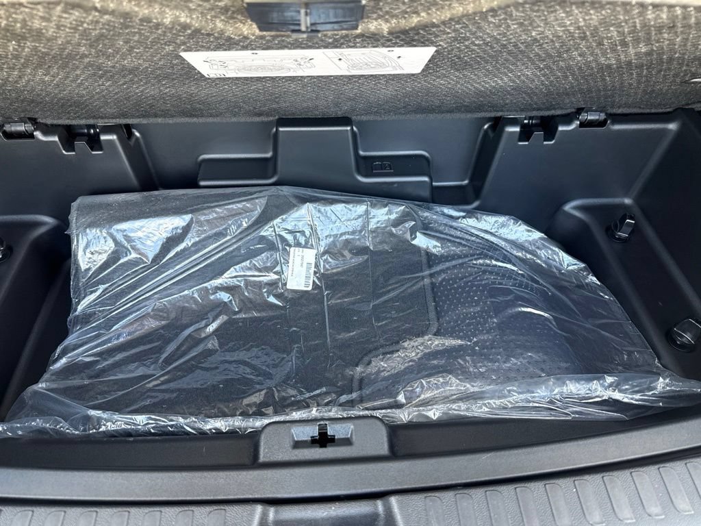 Used 2026 Chevrolet Traverse High Country w/ LPO, Floor Liner Package AWD/4WD image 50