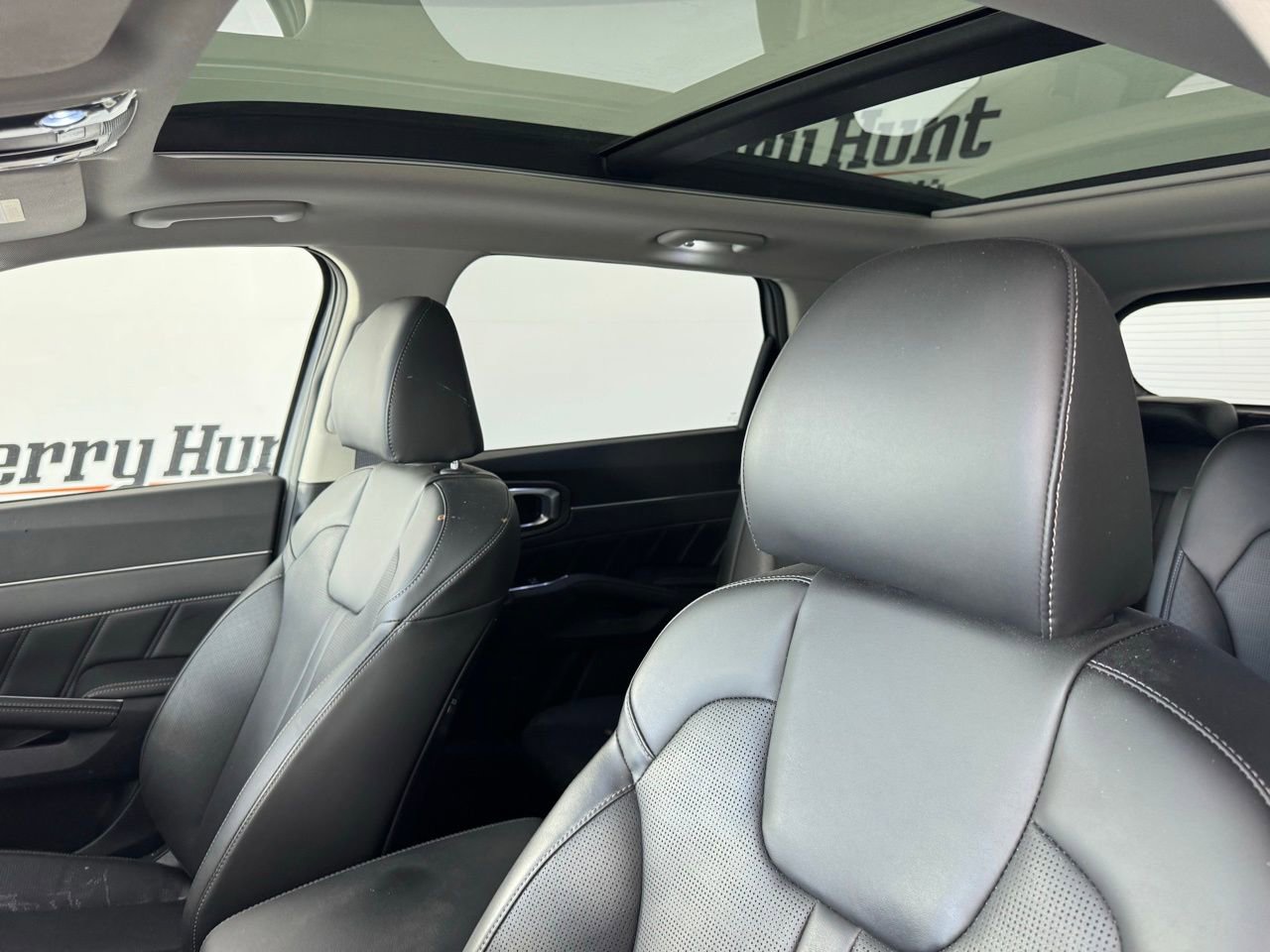 Used 2024 Kia Sorento SX image 3