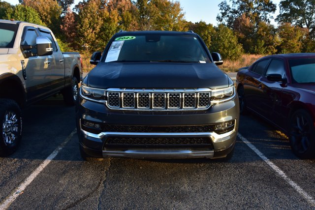 Used 2023 Jeep Grand Wagoneer L Series III AWD/4WD image 2