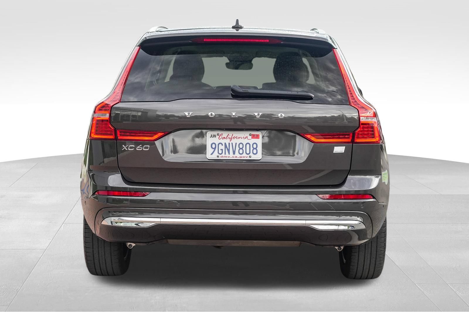 Used 2023 Volvo XC60 T8 Plus AWD/4WD image 9