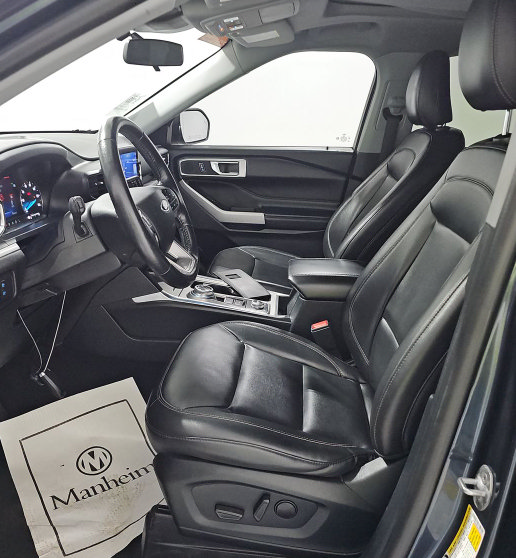 Used 2022 Ford Explorer XLT w/ Equipment Group 202A AWD/4WD image 5