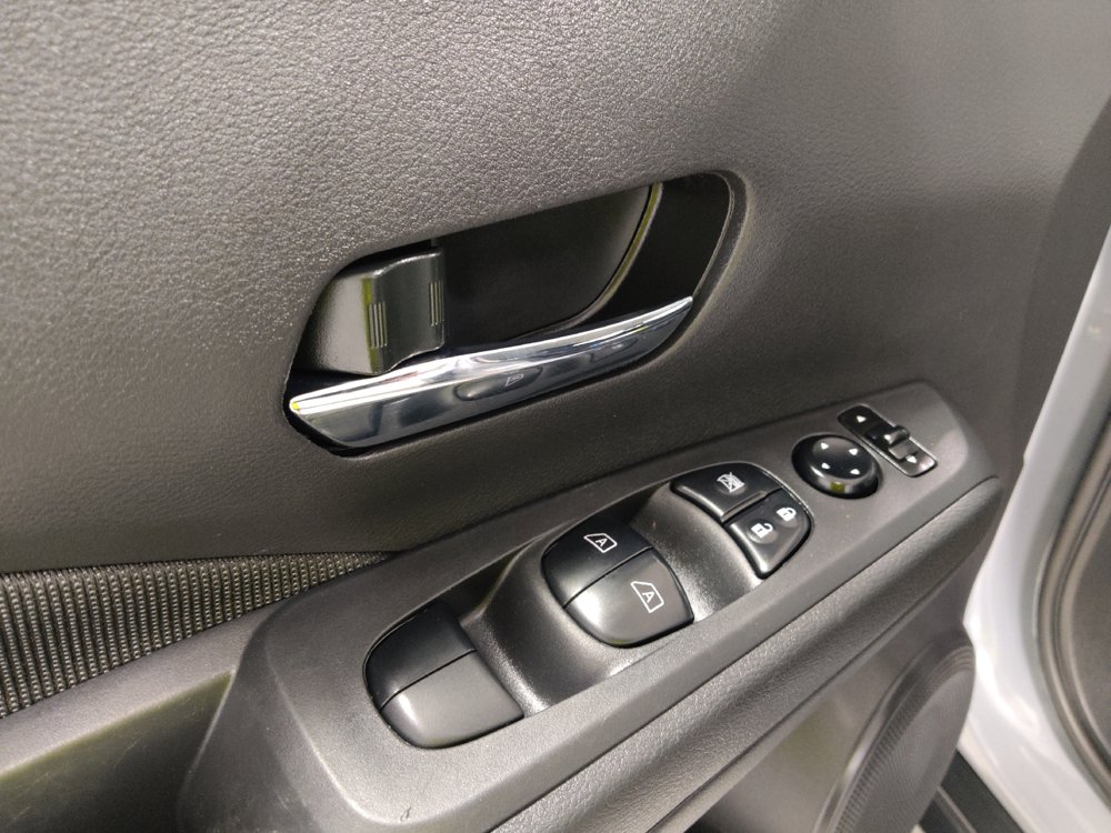 Used 2023 Nissan Kicks SV FWD image 27
