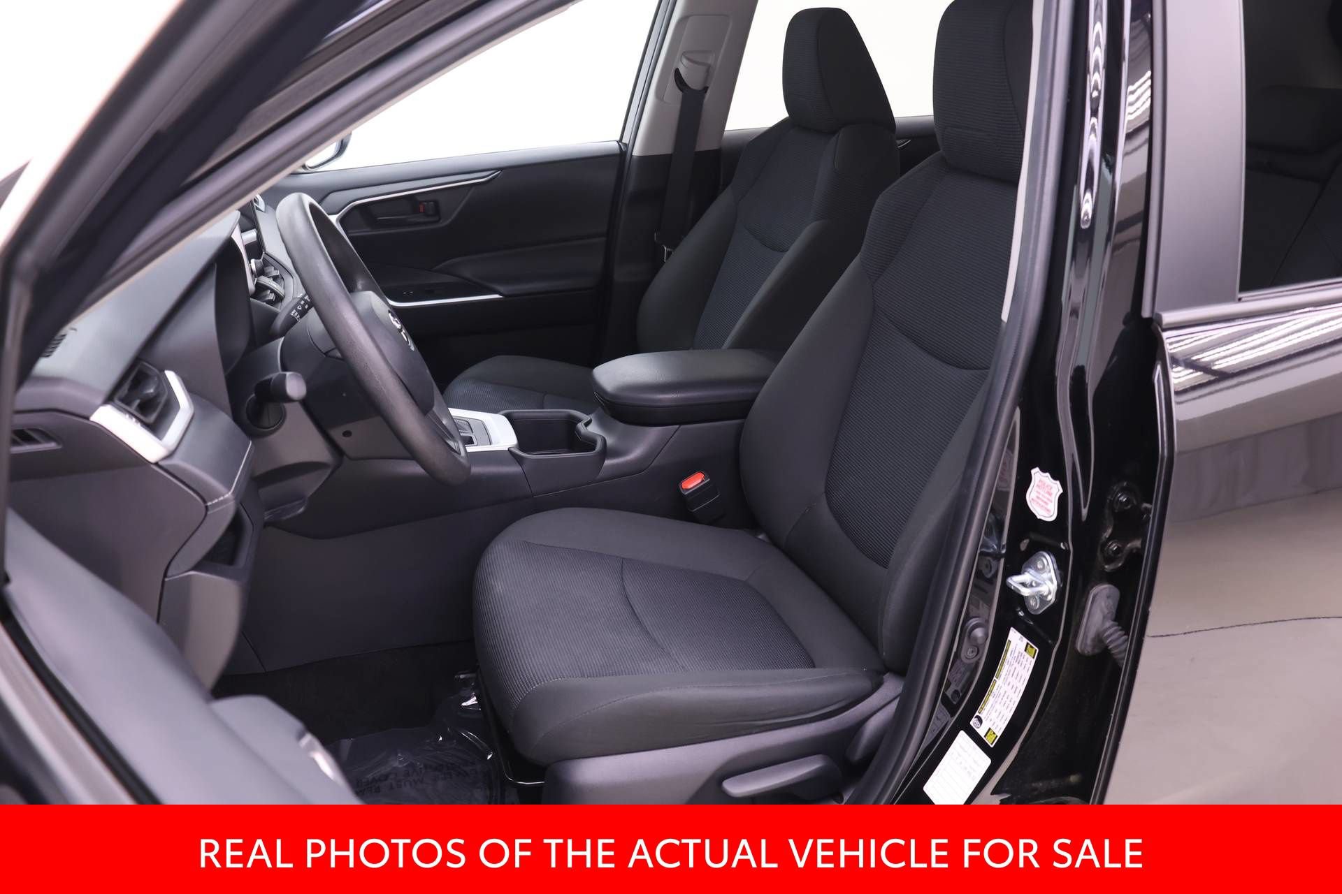 Certified 2024 Toyota RAV4 LE AWD/4WD image 4