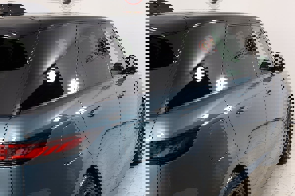 Used 2024 Land Rover Range Rover Sport Dynamic SE image 40