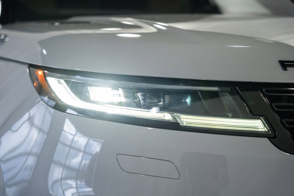 Used 2023 Land Rover Range Rover Sport SE image 13