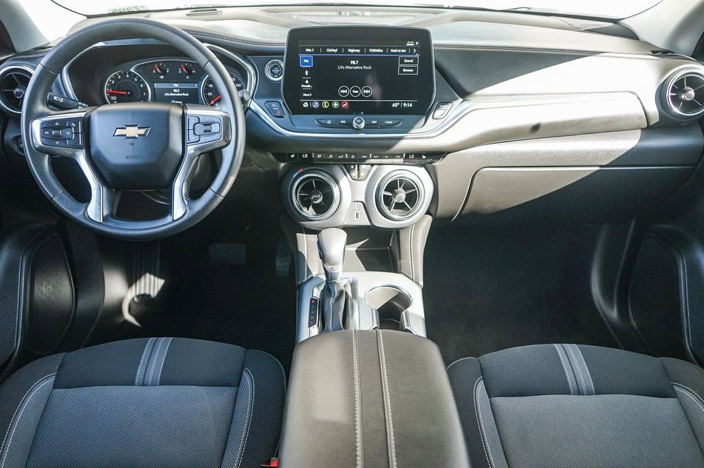 Used 2025 Chevrolet Blazer LT image 11