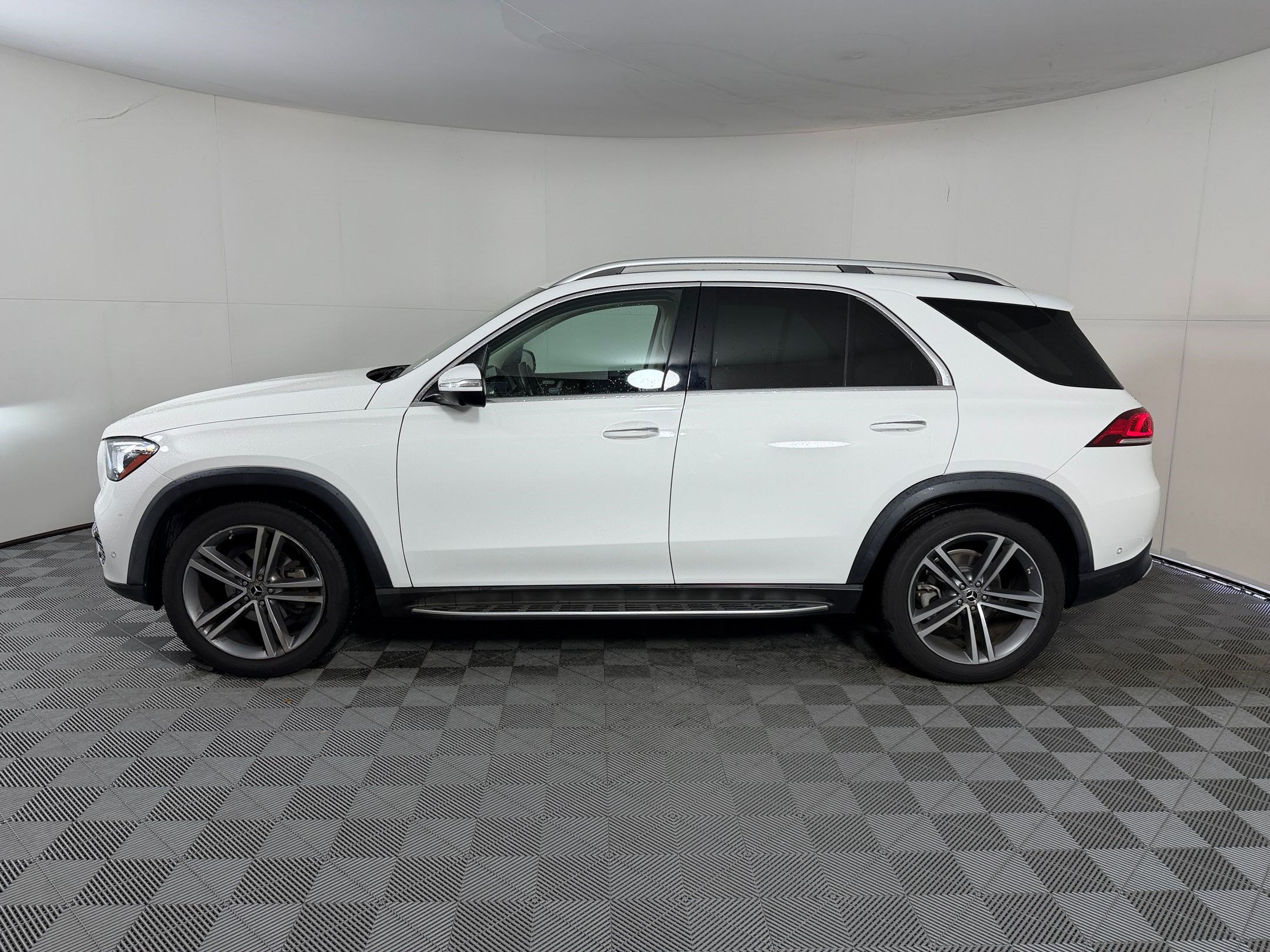 Used 2021 Mercedes-Benz GLE 350 image 2